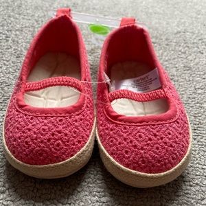 Carter’s baby girl lace shoes size 0-3 Months. New with tags